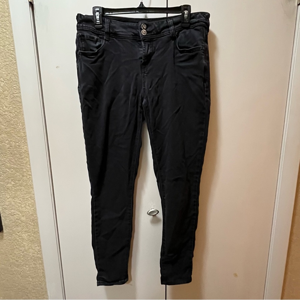 Wallflower Women's Black Skinny Jeans